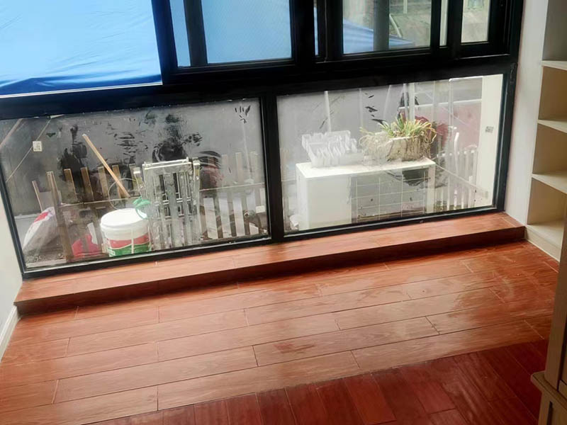 封閉陽臺墻面貼磚還是刷漆，各自有什么優缺點？(圖3)